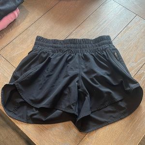 Lululemon Tracker Low-Rise Lined Short 4"
